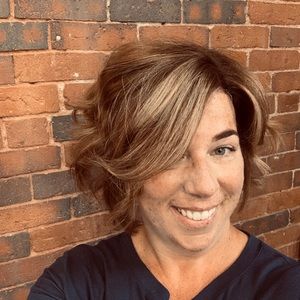 Meet your Posher, Holly